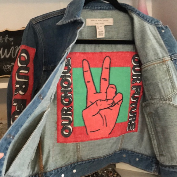 ⭐️HOST PICK⭐️ MARC BY MARC JACOBS Icon Printed Denim Jacket - Picture 6 of 13